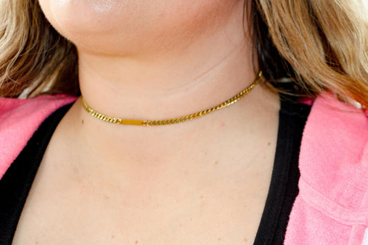 Curb Chain Bar Necklace